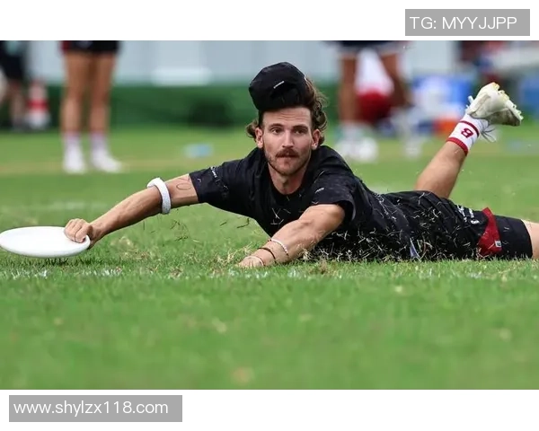 飞盘热潮席卷成都聚焦成都飞盘队的训练与比赛节奏